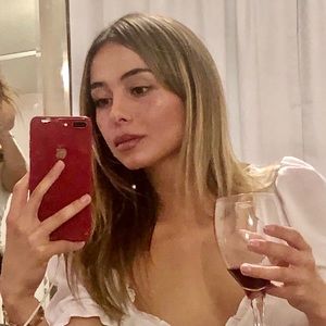 Meet your Posher, Carolina